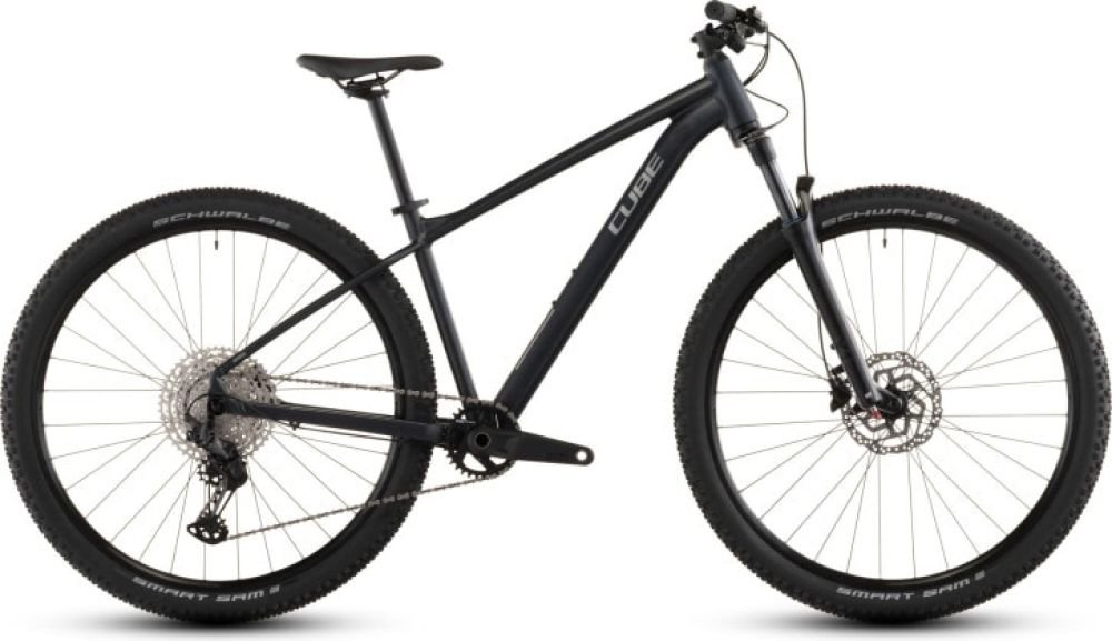 Cube Attention Pro night´n´black 2026 - RH-XL